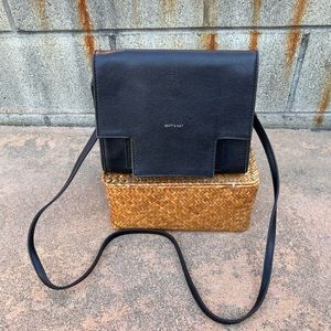 Vegan leather black shoulder bag by Matt & Nat — small but spacious! Barely used